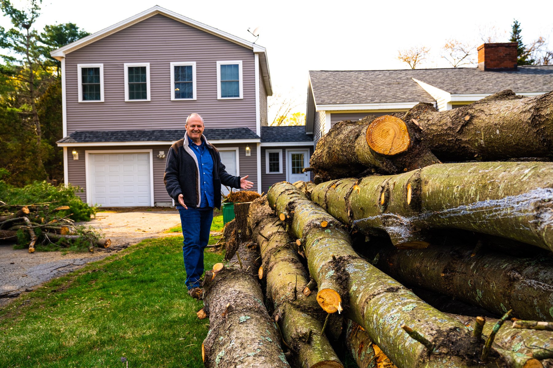 customer happy about his removed tree