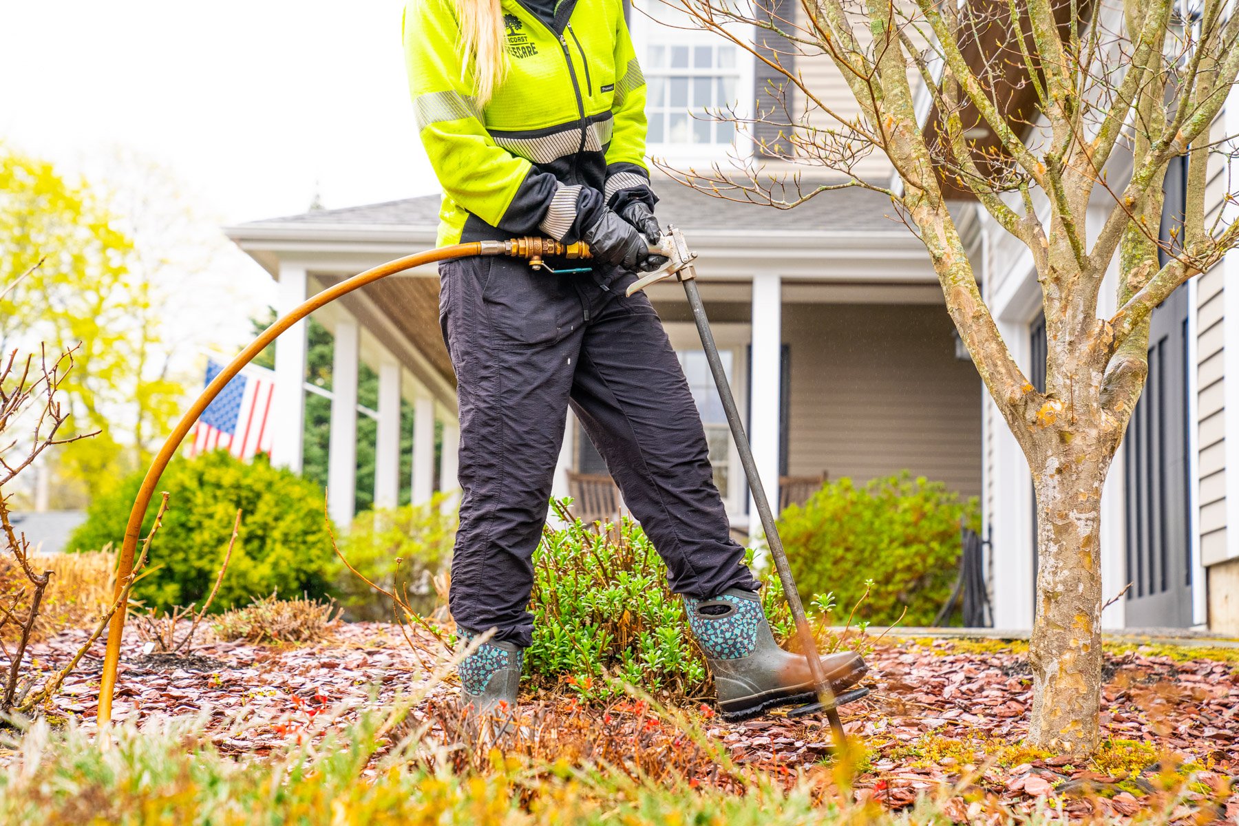 plant health care technician deep root fertilization 3